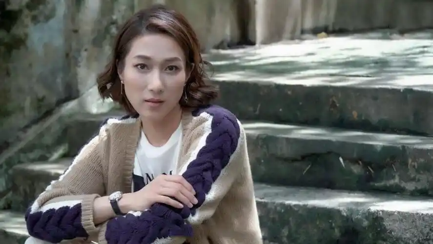 原创钟嘉欣态度大变对视后势在必得乐易玲力撑圆梦今年赛果无悬念