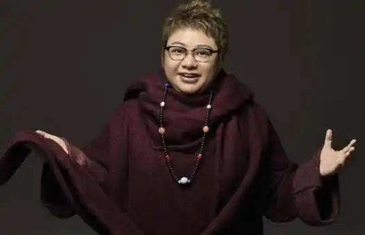 原创韩红自称当年是大学校花有人表示并不信看到照片当真岁月无情