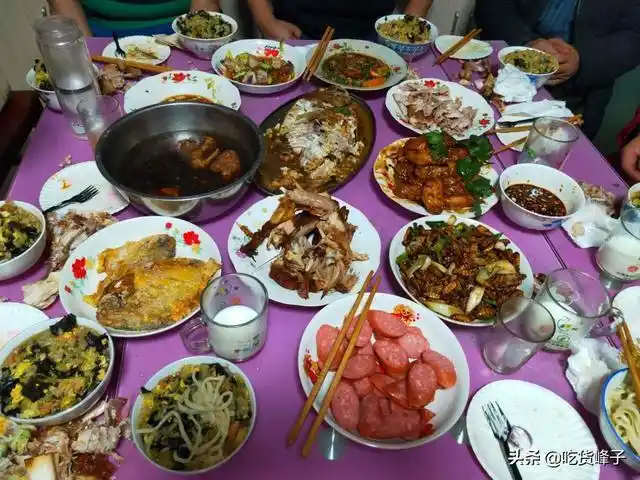 山东老人70岁寿宴火了3儿女各备3道菜网友老二最抠门