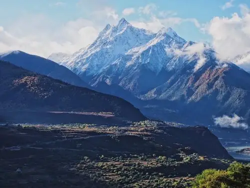 多雄拉雪山,山的那头是墨脱