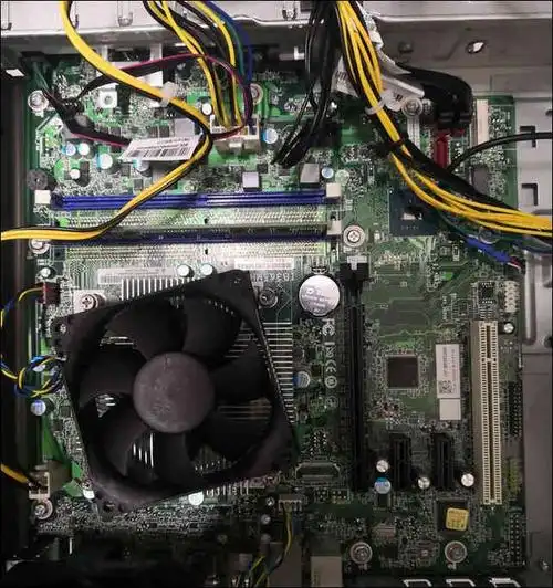 台式机固态硬盘,固态硬盘装在台式机哪(动手尝试安装固态硬盘)