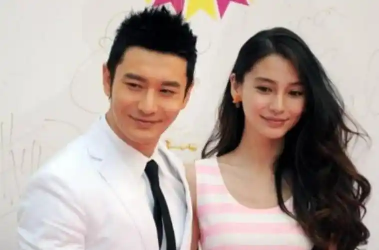 baby同父母合影,看到妈妈的超高颜值,女儿自然美如画!