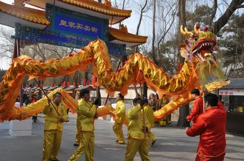 圆明园第五届皇家庙会买卖街开街