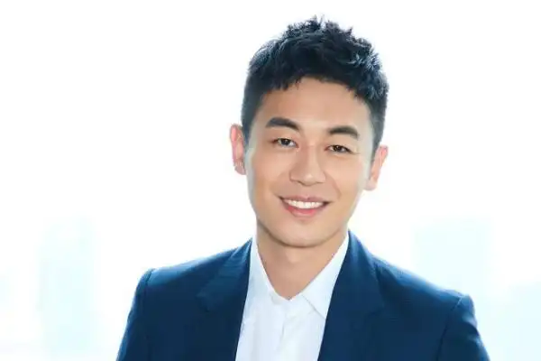 [35]2016年主演的电影《陆垚知马俐》获第31届中国电影金鸡奖最佳男