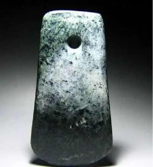 70.4大汶口文化玉斧