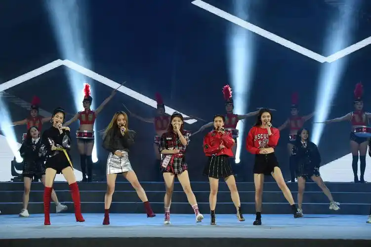 开场秀:湖南卫视齐舞空间威风锣鼓