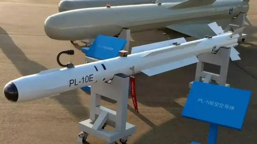 国产战机都挂上霹雳10了,苏35的超机动还灵不灵?