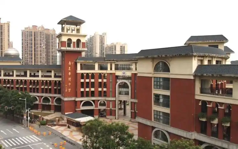 航拍广东华侨中学超级震撼