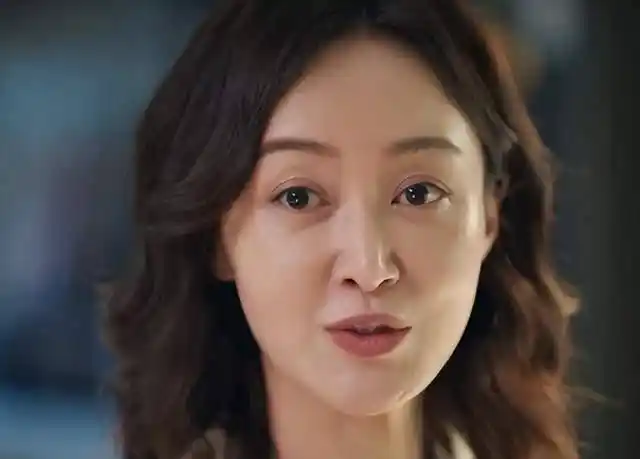 曾是央视最美主持,后转型做演员,事业感情双丰收,一家四口其乐_赵子琪