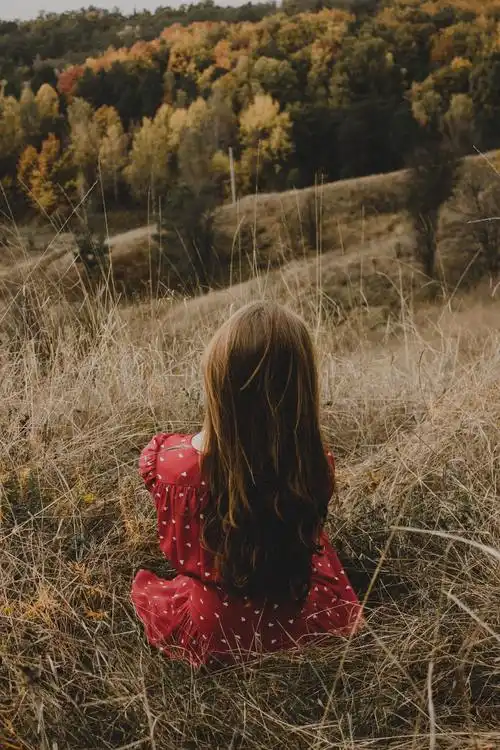 高清唯美女孩背影图片