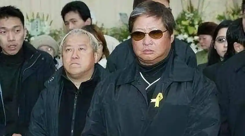 20年过去了说要帮柯受良养妻儿的刘德华曾志伟履行承诺了吗