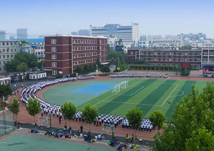 辽河油田实验中学2017年新生军训总结大会