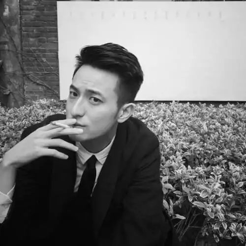 男人黑白头像男人味 高清帅气的头像男成熟魅力黑白图片_男生头像