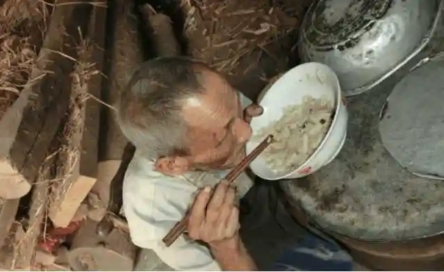 实拍: 中国农村贫穷人的午餐, 总有一张让你心酸