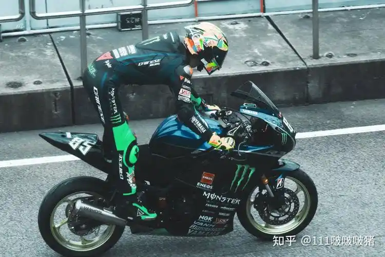 有没有王一博电脑锁屏壁纸