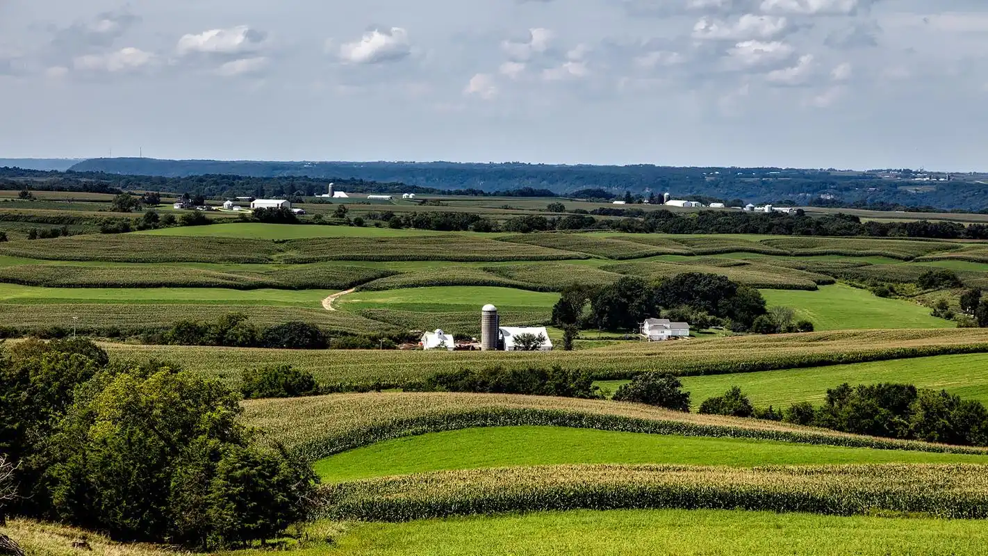 恬静优美的乡村风景高清宽屏壁纸