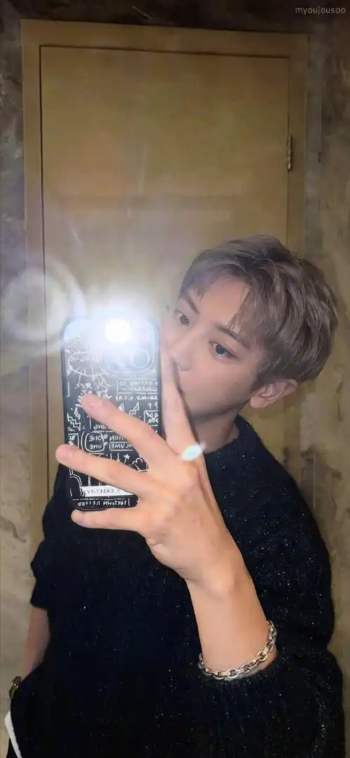 朴灿烈超话#朴灿烈迷你一辑blackout#【饭修壁纸】241013推特更新灿烈