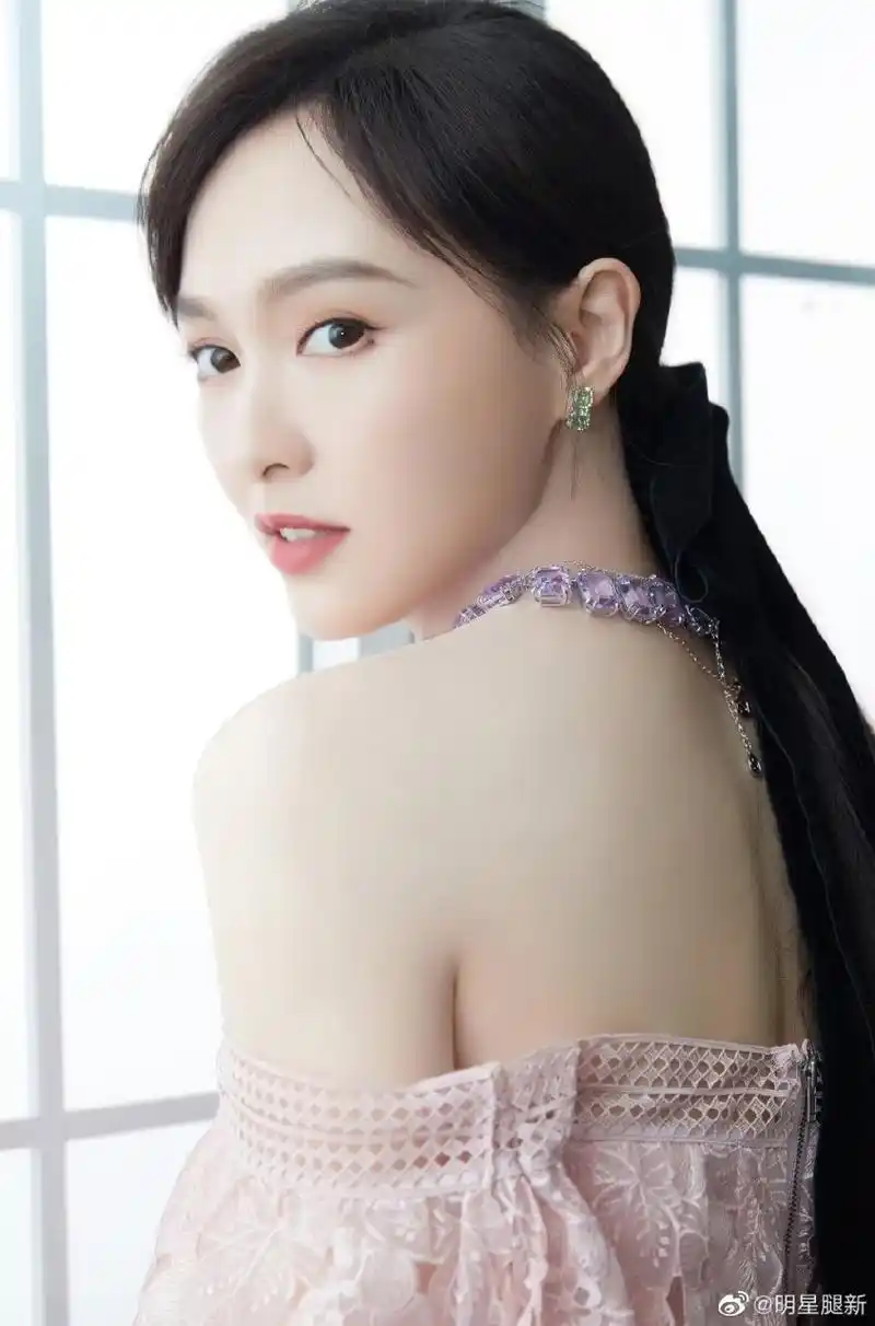 高级感明星美女唐嫣超细的美