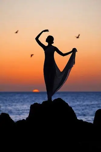 保持一颗年轻的心,做个简单的人,享受阳光和温暖.