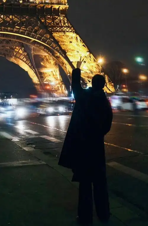 我超爱肖战的背影!#肖战##肖战罗马斗兽场随拍