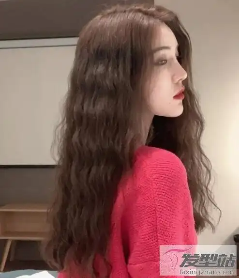 中长发烫什么卷好看烫蛋卷头打造小脸淑女