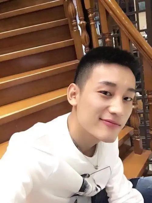 男生怎样才能变得越来越帅气呢