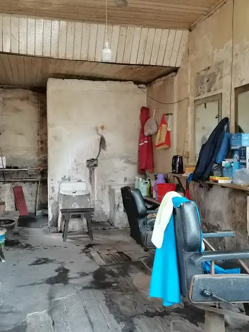 老旧的理发店