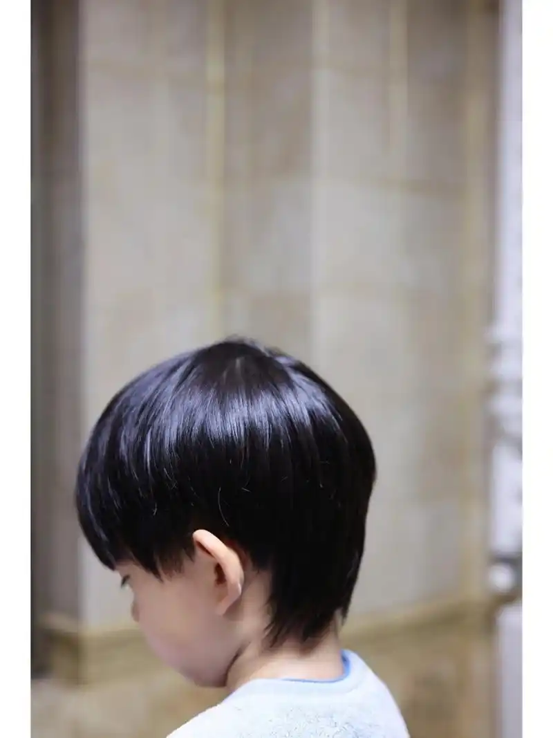 男孩子的发型|小狼尾 乖乖的学生头 也是需要好好护理 经常拍照造型夹