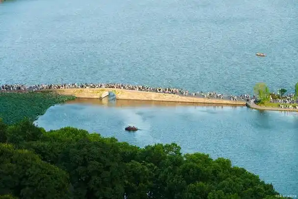 游西湖,绝不容错过的景点