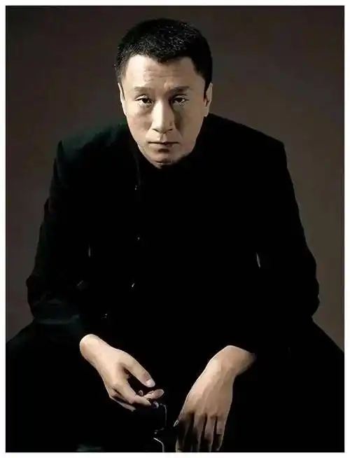 孙红雷53岁带老婆游韩国体态引关注旅游路线备受争议