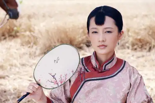 天生就有两分甜美,整个一副"有机无公害"的样子——这和《白鹿原》