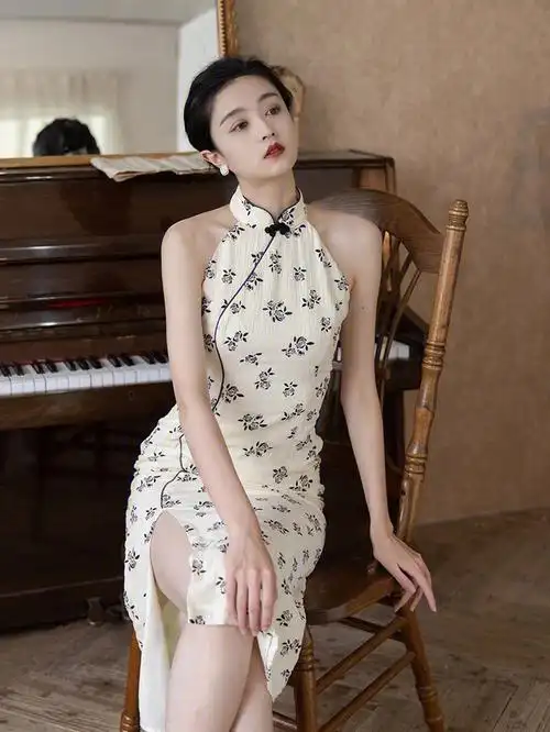 优雅迷人的还改良旗袍