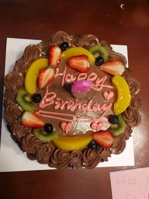 生日蛋糕上桌啦!