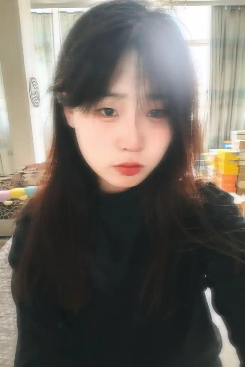 梨花香,哪有17岁香#文静小女生社恐内向 #今天长这样 #最 - 抖音