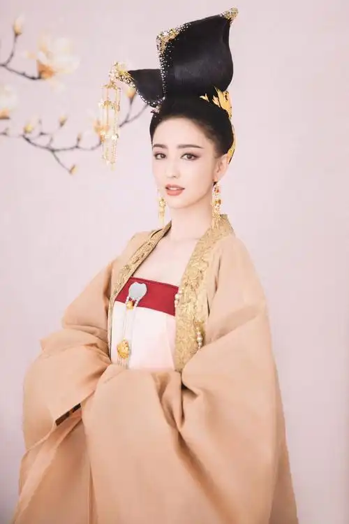 美呆了佟丽娅古装似画中人顾盼生姿