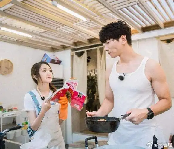 汪苏泷再次提起分手很遗憾,看来是被靳梦佳甩了