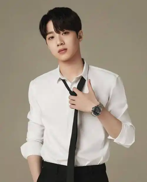 凡是喜欢赖冠霖的都是年轻人,像baby这种活在娱乐圈的女生是轻易不会