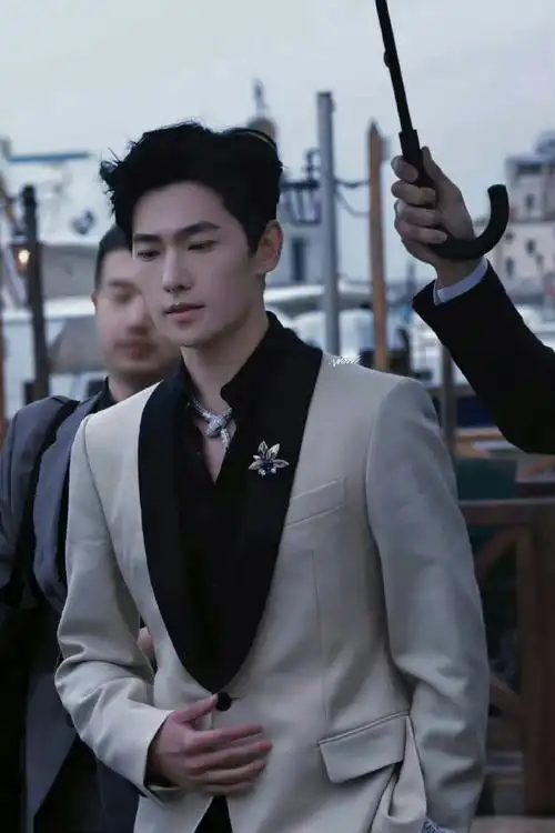 杨洋高清生图##杨洋别名杨不修