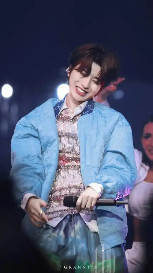 蔡徐坤的缺席:内娱舞台的缺失与反思