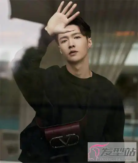 张艺兴allblack造型 酷帅有型贵气时髦--sms580