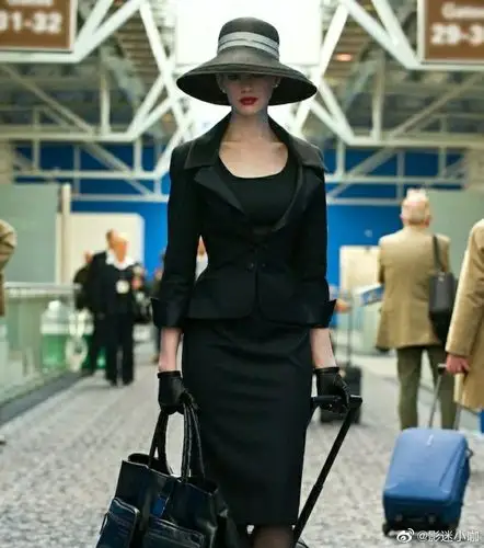 蝙蝠侠黑暗骑士崛起里安妮海瑟薇饰演的猫女必须算一个