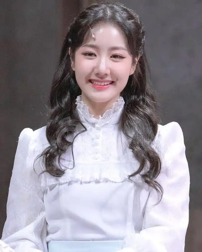 韩剧童星陈智熙长大了,13年后惊艳网友 韩剧《欢乐满屋》中,扮演富家