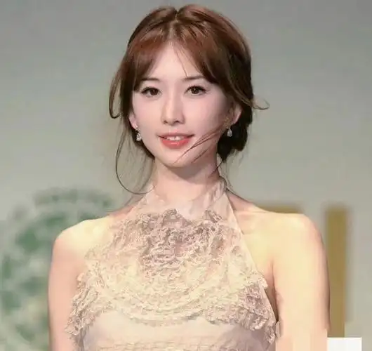 当年陈冠希痛斥林志玲假装像演员实际是娱乐交易的诡计