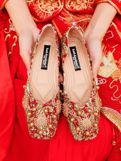潮牌2022新款秀禾服婚鞋女中式婚礼鞋子结婚新娘鞋红色平底秀禾鞋