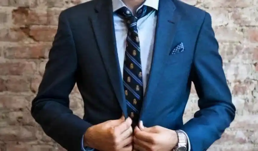 西装领带(汤尼古其丨西装的领带的尺寸,款式和打法有特别的讲究吗?