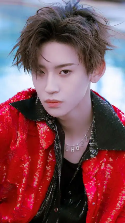 小鬼王琳凯超话7615#小鬼special live show#"冬天我做你外套 要