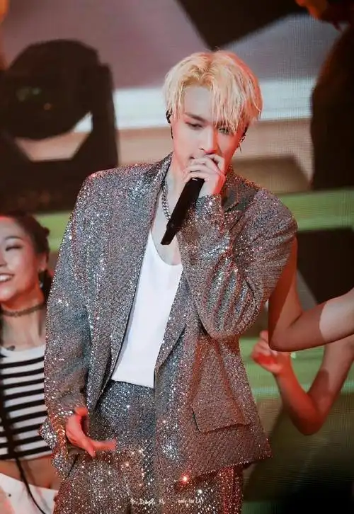 张艺兴的音乐作品评分#98鹿晗张艺兴的音乐作品评分对比 未来可期