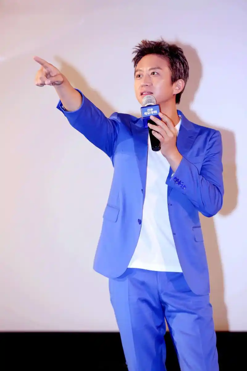 邓超化身"超院长"与大家在百事电影学院,一起看《烈日灼心》约见老