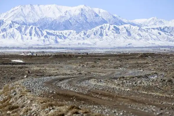 【冰沁于心】冰火两重天,在戈壁与雪山之间越玩越野