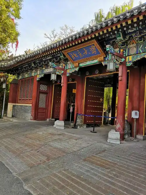 北京大学西门
